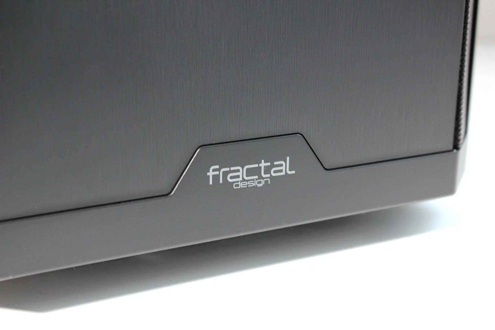 Fractal Core 3300 - Front Detail