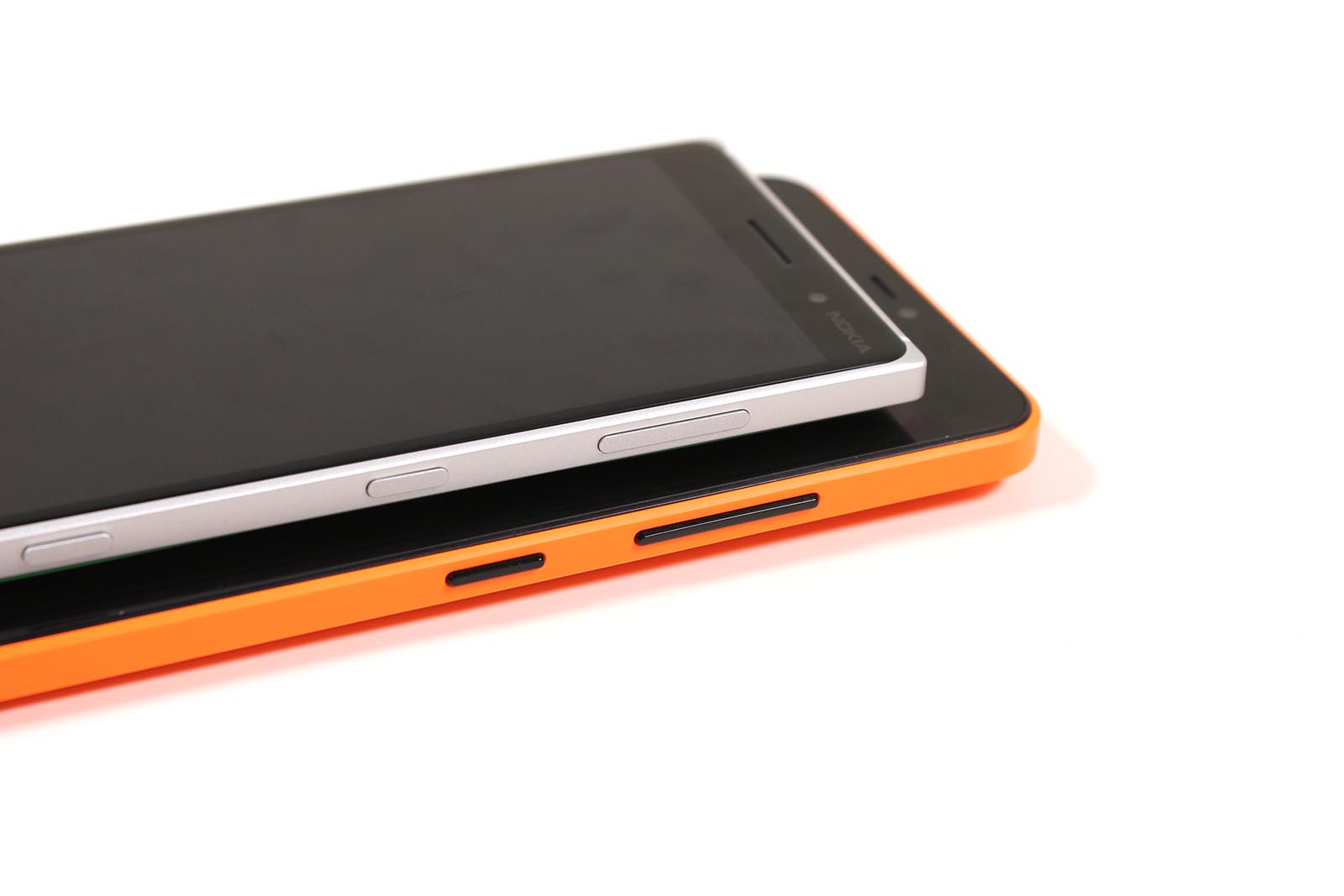 Maße und Display der Lumia 830 und 640 XL Dual SIM im Vergleich