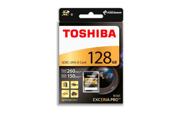 Toshiba EXCERIA PRO 128 GB SD Karte in der Verpackung