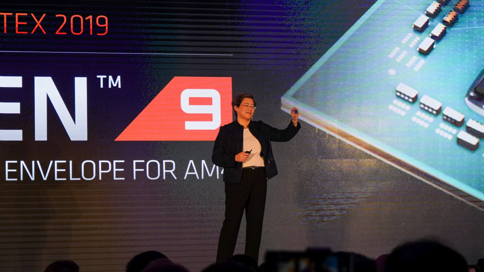 AMD Ryzen 9 3900X und AMD CEO Dr. Lisa Su
