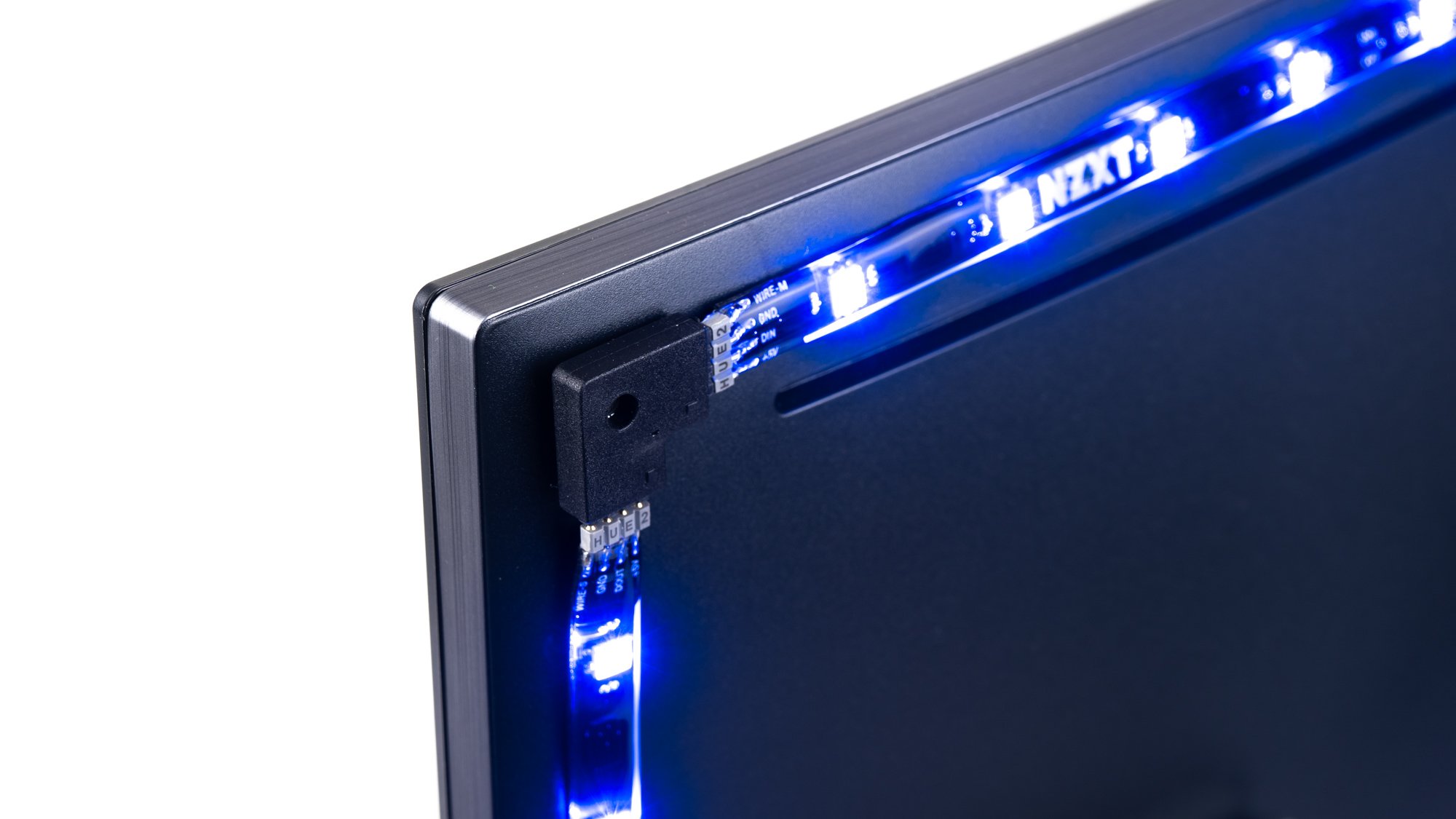 NZXT-Hue2-RGB-LED-Monitor-Lighting-2