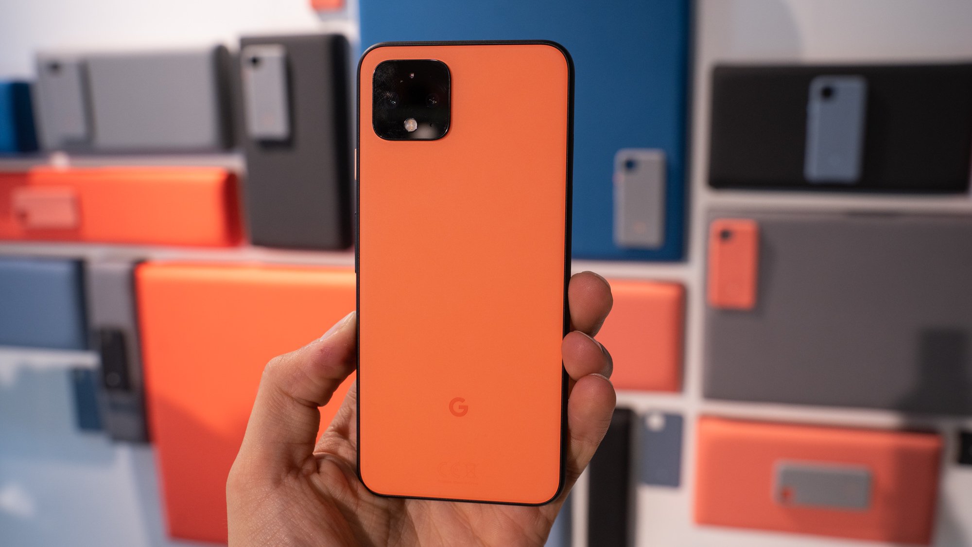 Das Google Pixel 4 und Pixel 4 XL kommt in der neuen Farbe Oh So Orange.