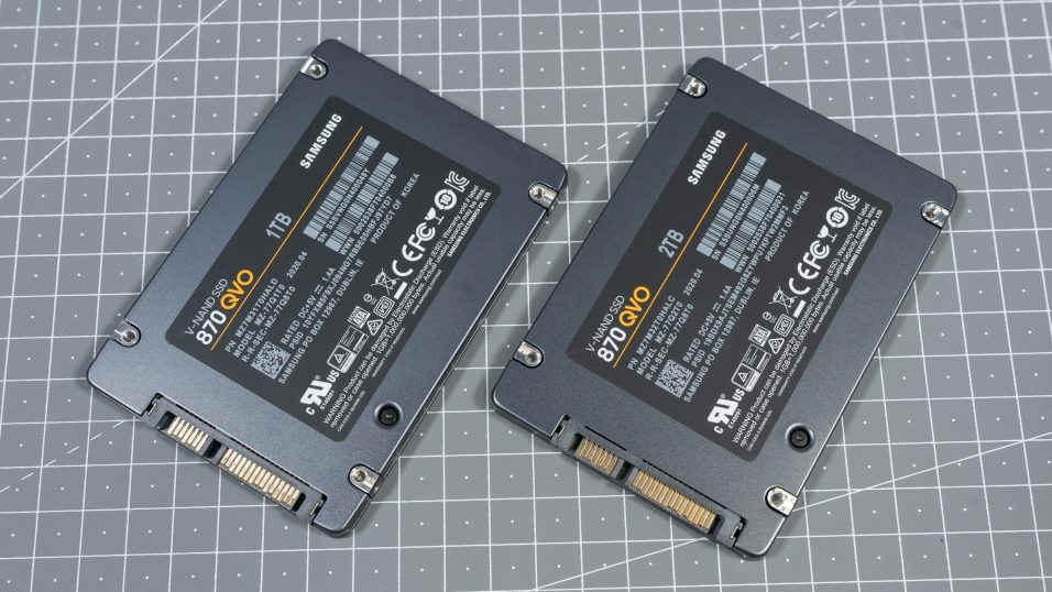Samsung SSD 870 QVO Laufwerke nebeneinander