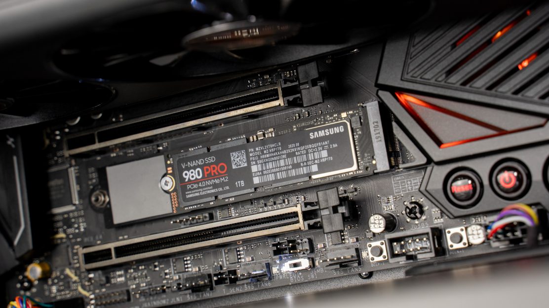 Samsung SSD 980 PRO im Mainboard eingebaut