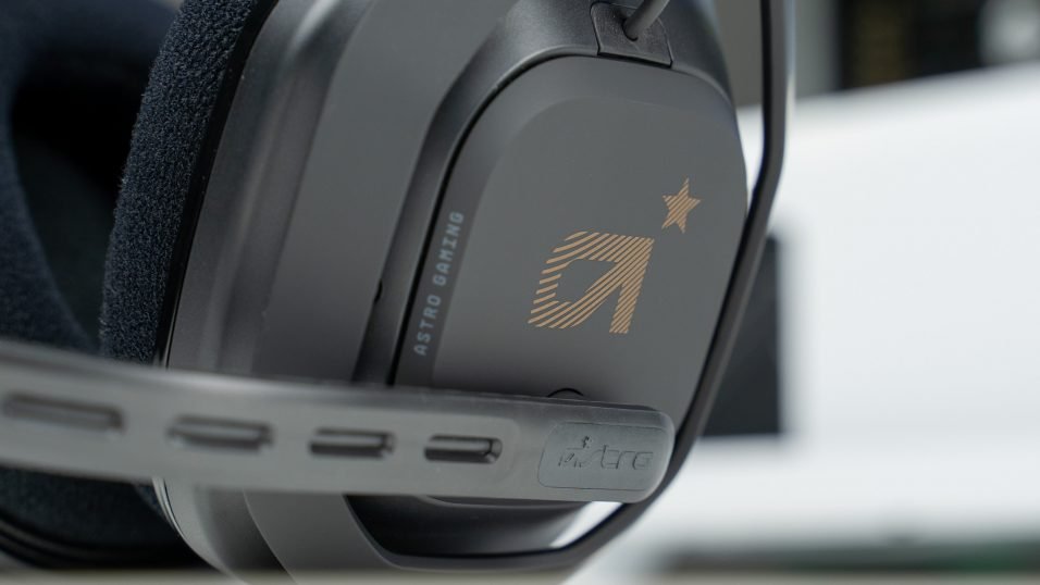 Astro-A50-Wireless-Gaming-Headset-Test-2