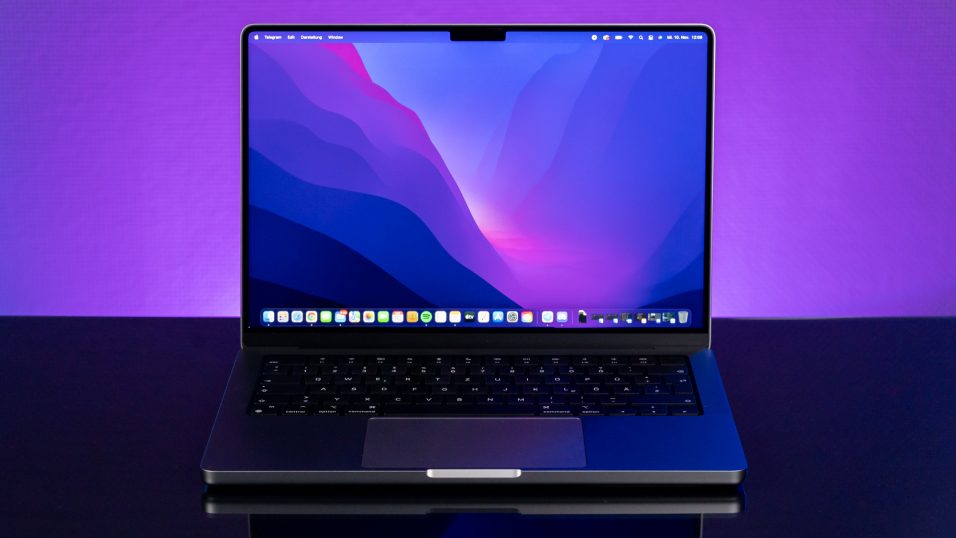 Apple | Apple's MacBook Pro 14/16 with M2 should not appear until 2023 | macbook | Apple MacBook Pro 2021 mit M1 Pro Chip Notebook Stock 2