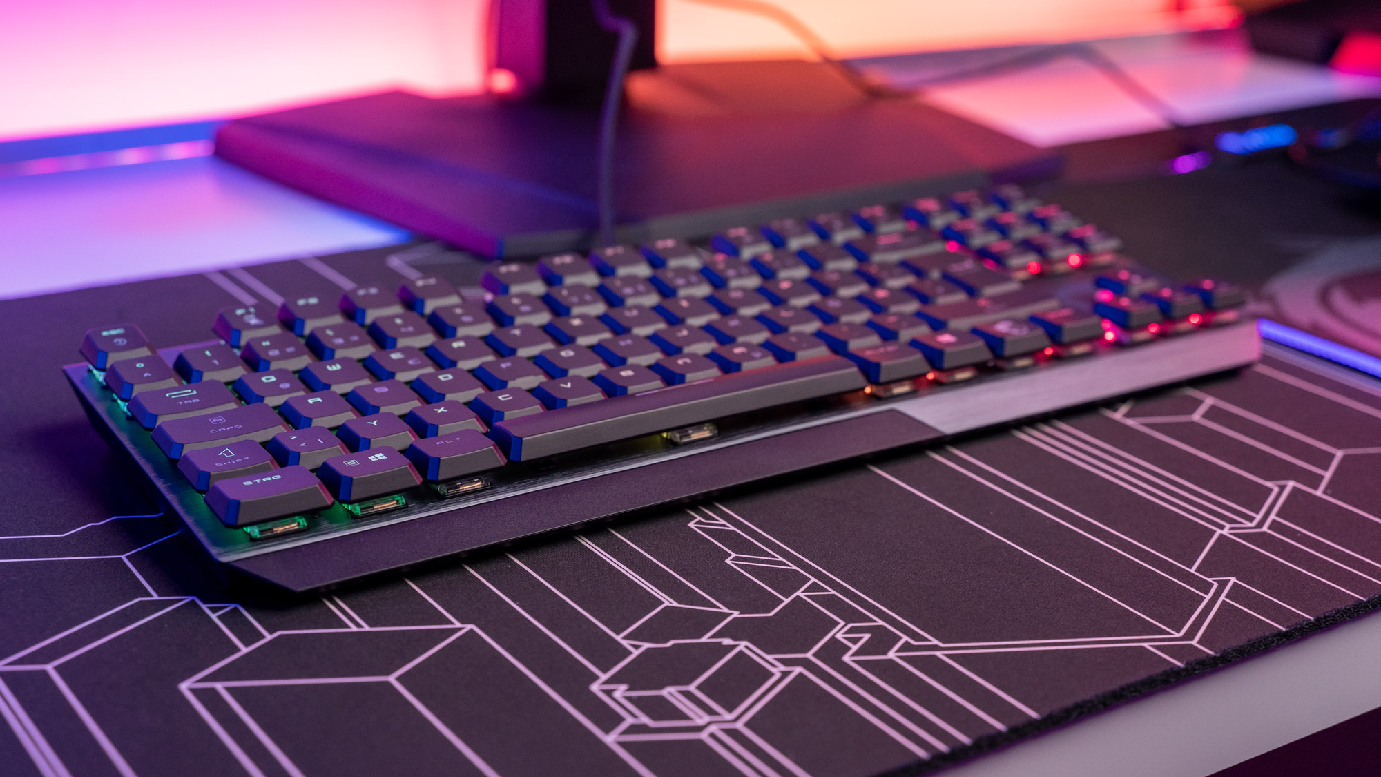 MSI GK50 Test: TKL komprimierte Low Profile Gaming-Tastatur im Die