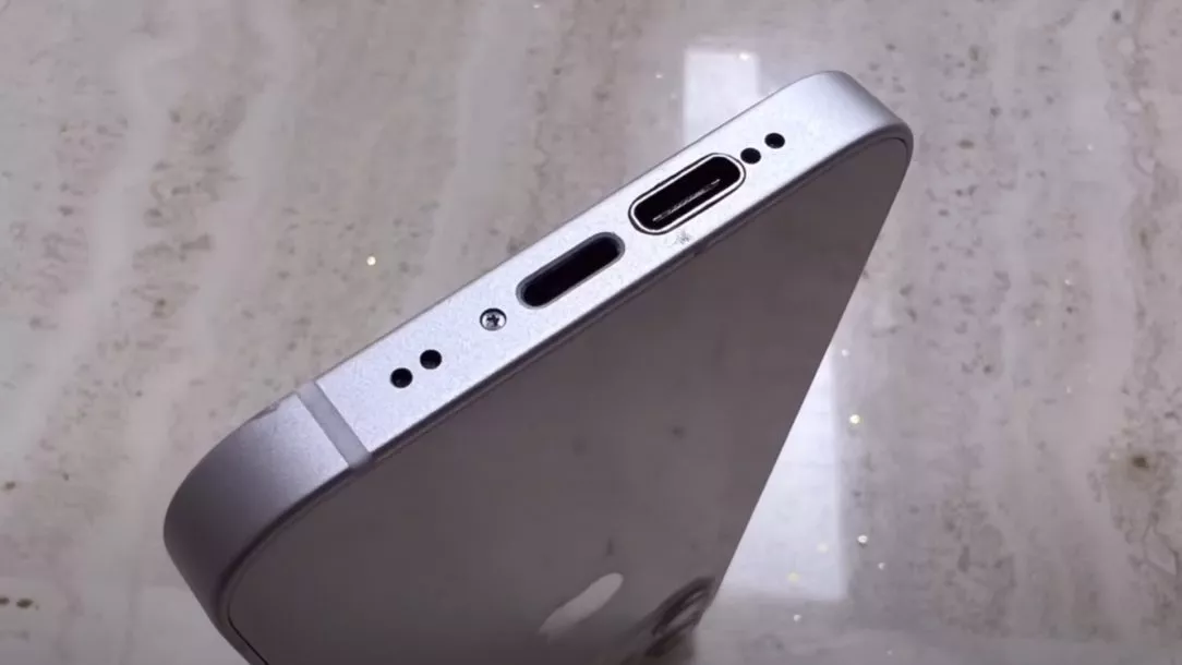 iPhone 14 Mini mit Lightning und USB-C Anschlüssen