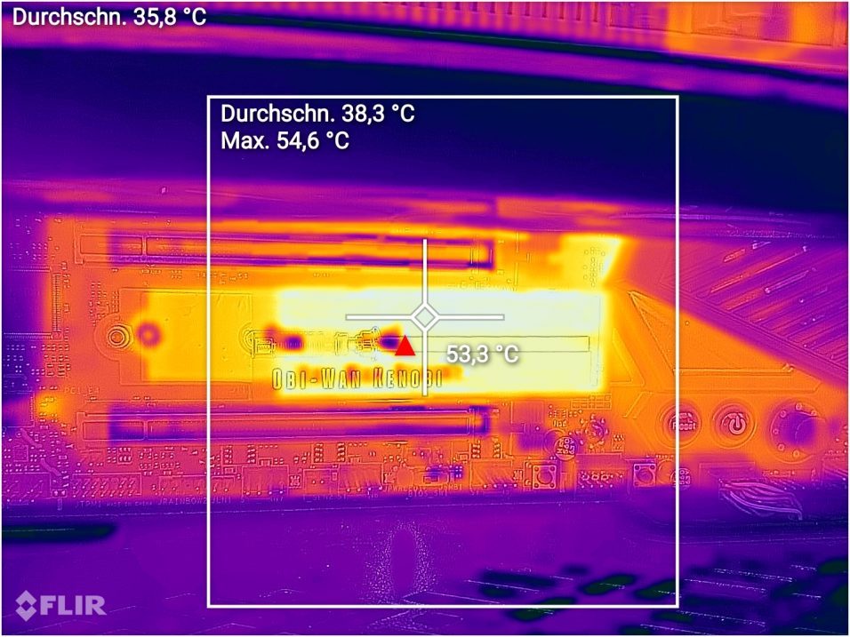 Ein IR-Foto der FireCuda Lightsaber SSD auf einem Mainboard