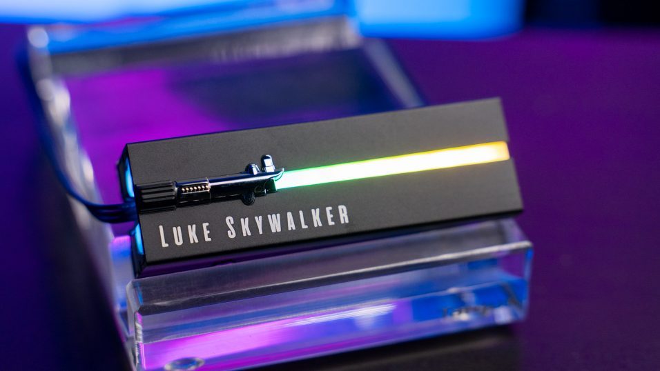 Die Lightsaber Collection Special Edition FireCuda SSD mit aktiverter RGB-LED.