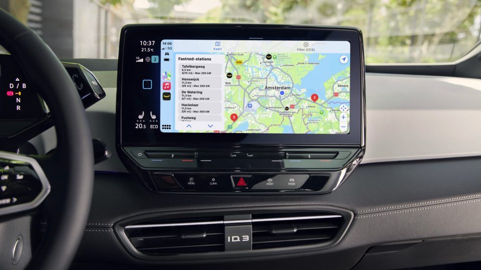 Fastned-App via Apple CarPlay im Infotainment-Display eines VW ID.3.