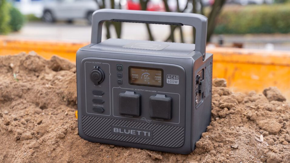 Bluetti AC60 Powerstation mit B80 Erweiterungsakku Test Review 1