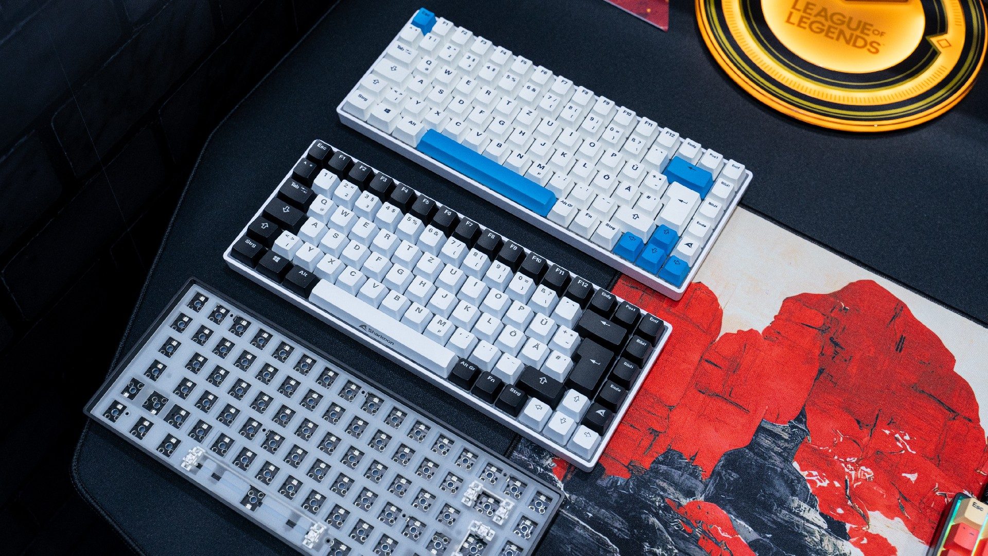 Sharkoon Skiller SGK50 S3 Gaming-Tastatur in weiß, schwarz und als Barebone-Version